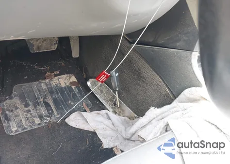 2006 Chrysler 300C z USA, uszkodzony, nr VIN 2C3KA63H66H352552